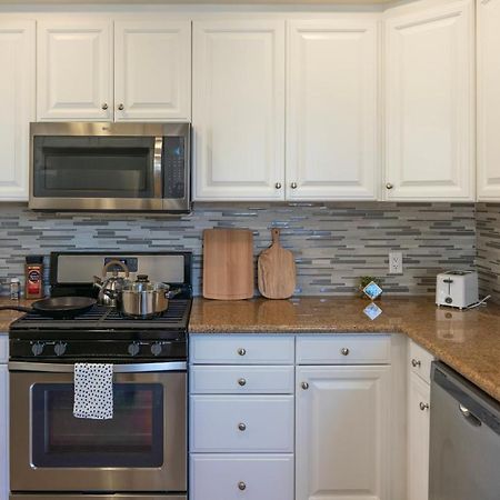 Amazing 2 Bedroom 7 Min From Disneyland W Free Parking อนาไฮม์ ภายนอก รูปภาพ