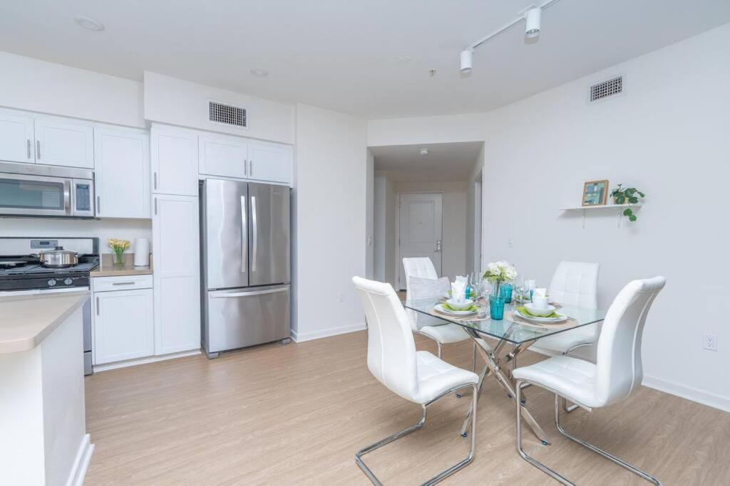 Amazing 2 Bedroom 7 Min From Disneyland W Free Parking อนาไฮม์ ภายนอก รูปภาพ