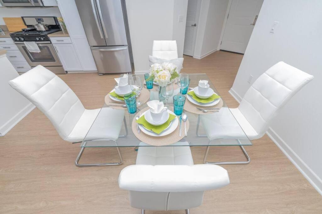 Amazing 2 Bedroom 7 Min From Disneyland W Free Parking อนาไฮม์ ภายนอก รูปภาพ